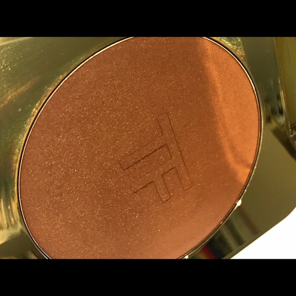 Tom Ford Bronzing Powder - Picture 2 of 4